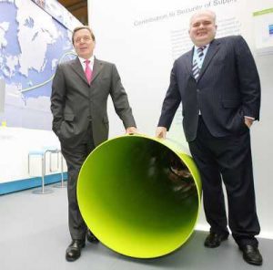 Foto Gerhard Schröder wirbt für die Pipeline Nord Stream 2